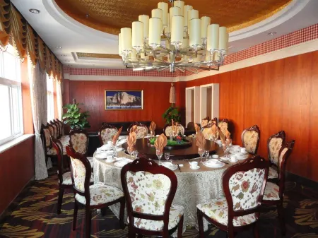 Shuang Bai Hotel Отели рядом с достопримечательностью «Отдел Управления охраны Уезда Чуанбэ, национальный природный заповедник Юньнань Циншань»