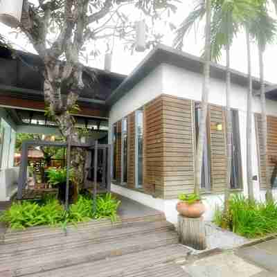 パラゴン イン Hotel Exterior