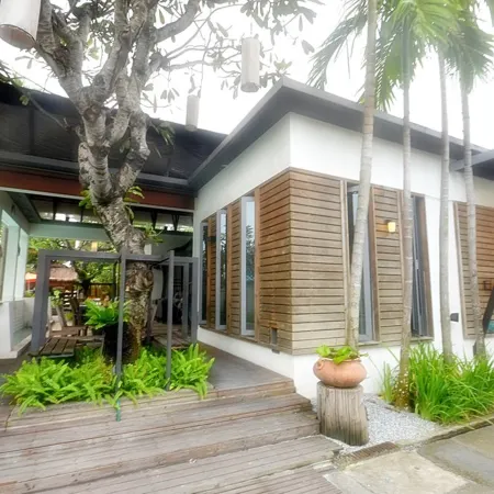 Paragon Inn