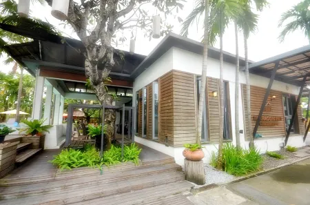 Paragon Inn Отели рядом с достопримечательностью «Bangkok Flight Services»