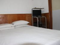 青岛金和平旅馆 - 标准大床房(无窗)