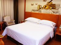 维也纳国际酒店(天津贵州路店) - 标准大床房