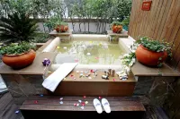 Poly Hot Spring Spa Hotel - Spa