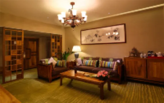 Huanhua Hongtai Hotel Hotels near Chengdu Du Fu Thatched Cottage Museum