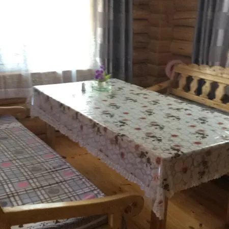 Ergunaen and Alexander Travel Home B&B