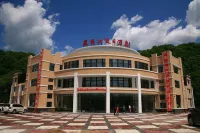 Phoenix Mountain Holiday Hotel