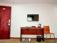 铂曼主题公寓(广州南站店) - 标准大床房