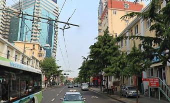 Aizunke Hotel (Qingdao Railway Station, Guangxi Road)