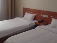 速8酒店(临沂开发区会展中心香港路店) - 标准双床房