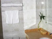 GreenTree Inn Dongtai Jianggang Yingbin Road Gangcheng Avenue Business Hotel - 2 Yıldız