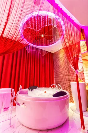 Swan Love Hotel