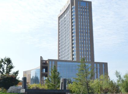 Longhu Hotel