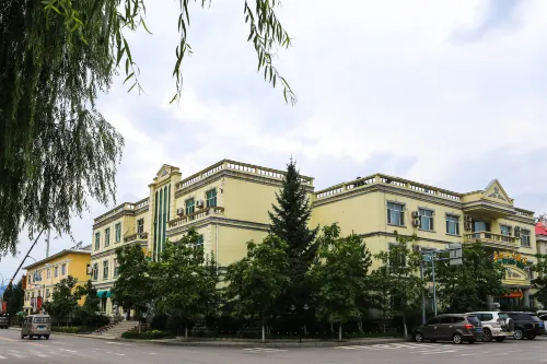 Chang Bai Shan Hotel Hotels in Linjiang