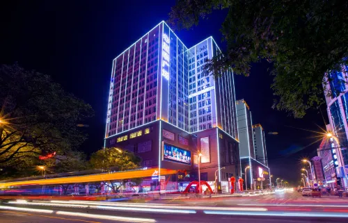 Glad Reach Holiday Inn