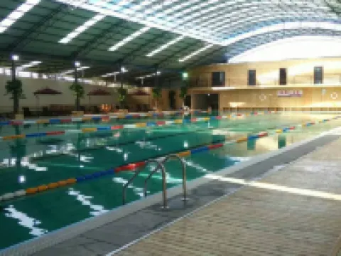 โรงแรมบ่อน้ำพุร้อนชวน รุ่ยลี่ โรงแรมในรุ่ยลี่