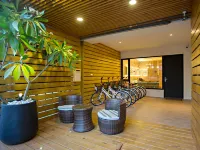 旅人驛站藏書館Book Haus 四維夜市附近的飯店
