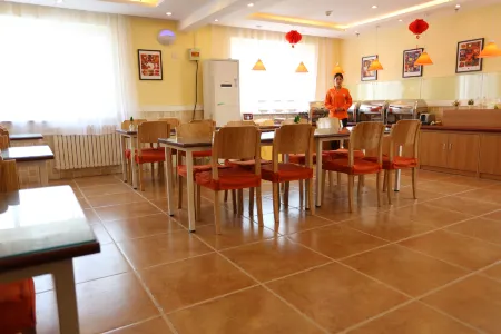 Homeinn Hotel (Anqiu Weixu South Road Taihua City)