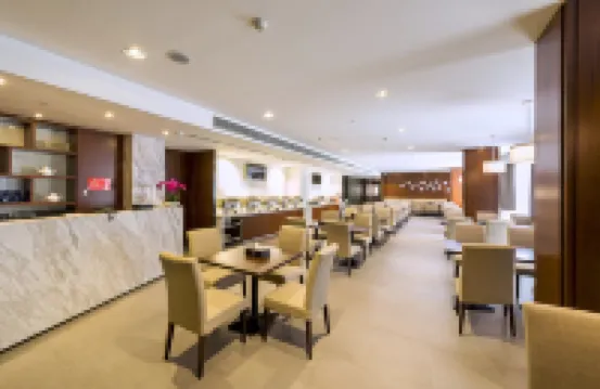 Phoenix Valley Holiday Hotel Zhuhai (Gongbei Port  Qinglü Nan Road Store)
