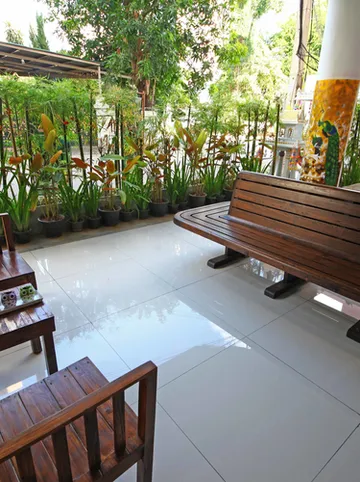 รูปภาพของเจด ทาวเวอร์