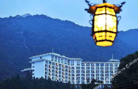 薄刀峯度假酒店