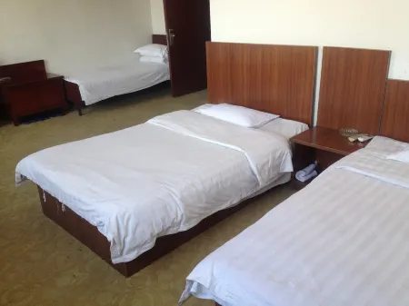 Qingshuihe Honghua Hotel Отели рядом с достопримечательностью «Киньшуйхэ-Хэ Город»