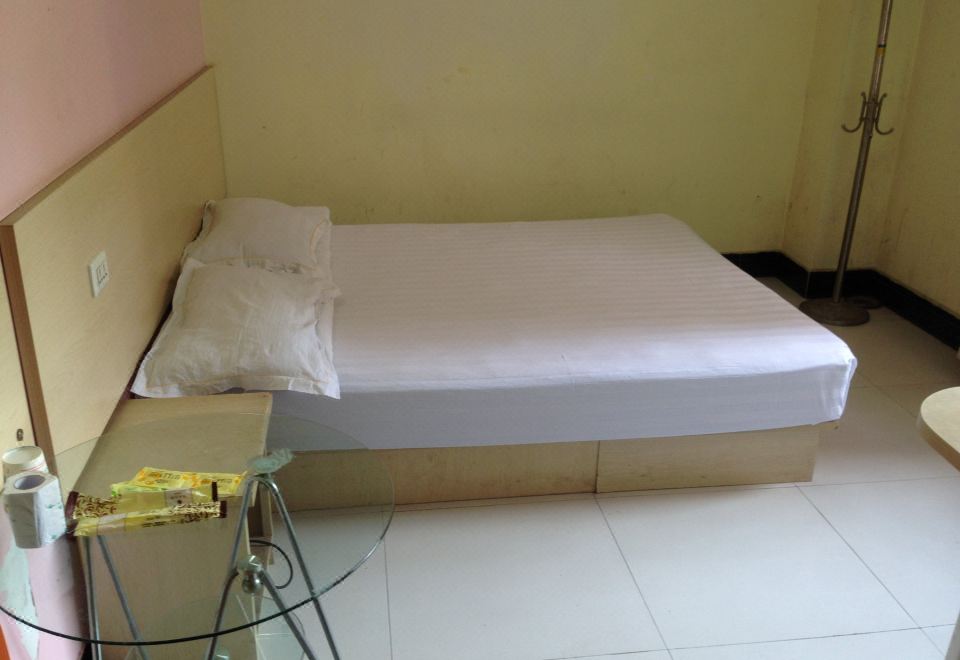Wuhan 116 Hotel (Jianshe 2nd Road Subway Station Wugang Sports Center Branch)