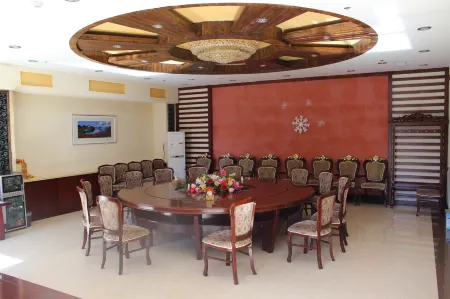 Changbai Mountain Hunting Resort Hotel