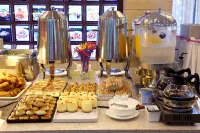 Romantic Hotel - Breakfast
