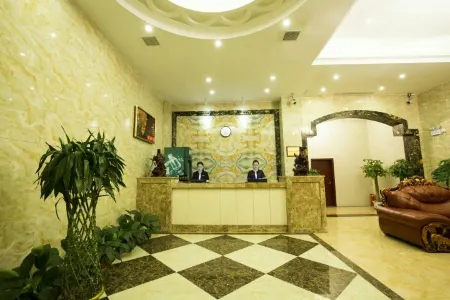 Xinfeng Sunshine Hotel Отели рядом с достопримечательностью «Chenyi Square»