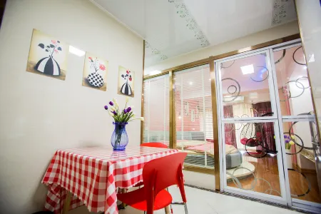 Wowo Theme Apartment (Chuzhou Modern City) Отели рядом с достопримечательностью «Anhui Open University Chuzhou Branch»