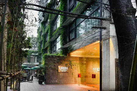 URBN Boutique Shanghai Отели рядом с достопримечательностью «The Great Affection of Liuhuizhi Toward the Book Collecting Tower»