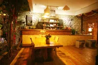 Dali Kingdom International Youth Hostel - بار