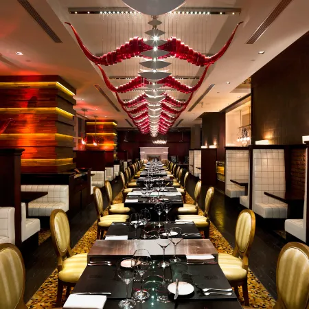 Kerry Hotel Pudong Shanghai Отели рядом с достопримечательностью «Торговый центр Kerry Parkside»