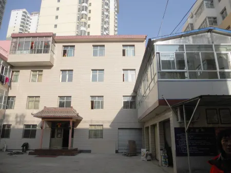 Yuzhong Mantun Hotel Отели рядом с достопримечательностью «Center Square»