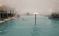 Lushan Zuishi Hot Spring Resort Hotel - Pool