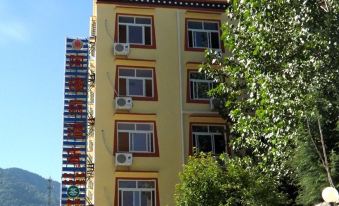 Blackwater Asari Hotel