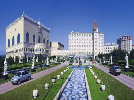 TEDA International Hotel & Club Отели рядом с достопримечательностью «Taida Financial Plaza E3AB»