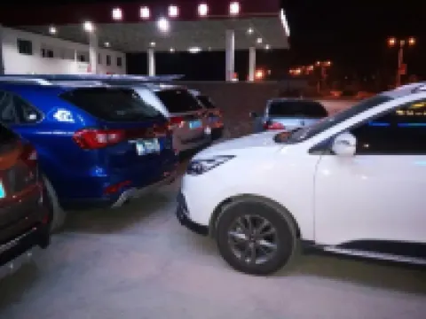 洛香ホリデイホテル（従江高速鉄道駅）