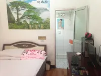 Huayang Guesthouse Hotels in Qian County
