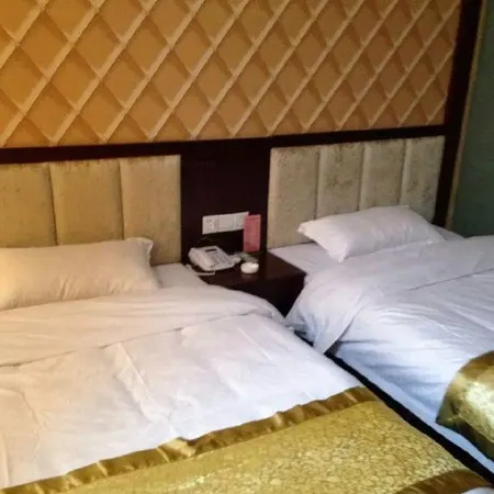 Xincheng Business Hotel Отели в г. Юнфен