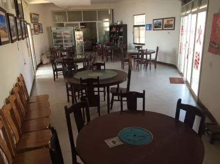 Hongtudi Zhongxin Photography Hostel Отели рядом с достопримечательностью «Dongchuan Red Land»