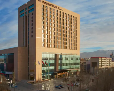 DoubleTree by Hilton Qinghai Golmud Hotels in Golmud