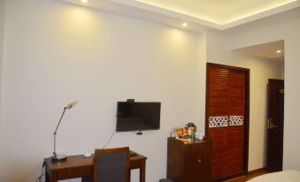 Hongdu Huating Hotel (Changde Deshan Dongguan Industrial Park)