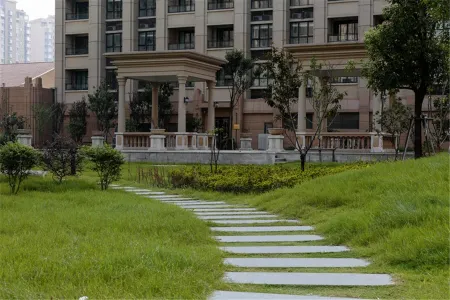 Holiday Inn & Suites Suzhou Yangcheng Lake Отели рядом с достопримечательностью «Soochow University(Yangchenghu Campus)»