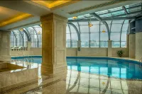 Jinghu International Hotel - Pools