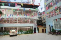 Feicui Hotel Hotels near Agricultural Correspondence University Dehong Branch