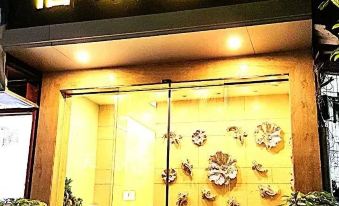 Yijia Business Hotel