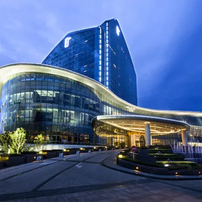 Suining Dongxu Soluxe International Grand Hotel Hotels near Lankawei Holiday Water Park