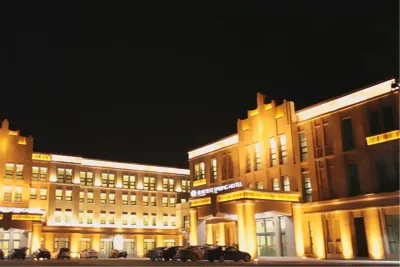 Spring Hotel Hotel dekat Dacheng Station