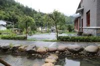 Tingquan Shanzhuang Hotel Hôtels à : Jingning